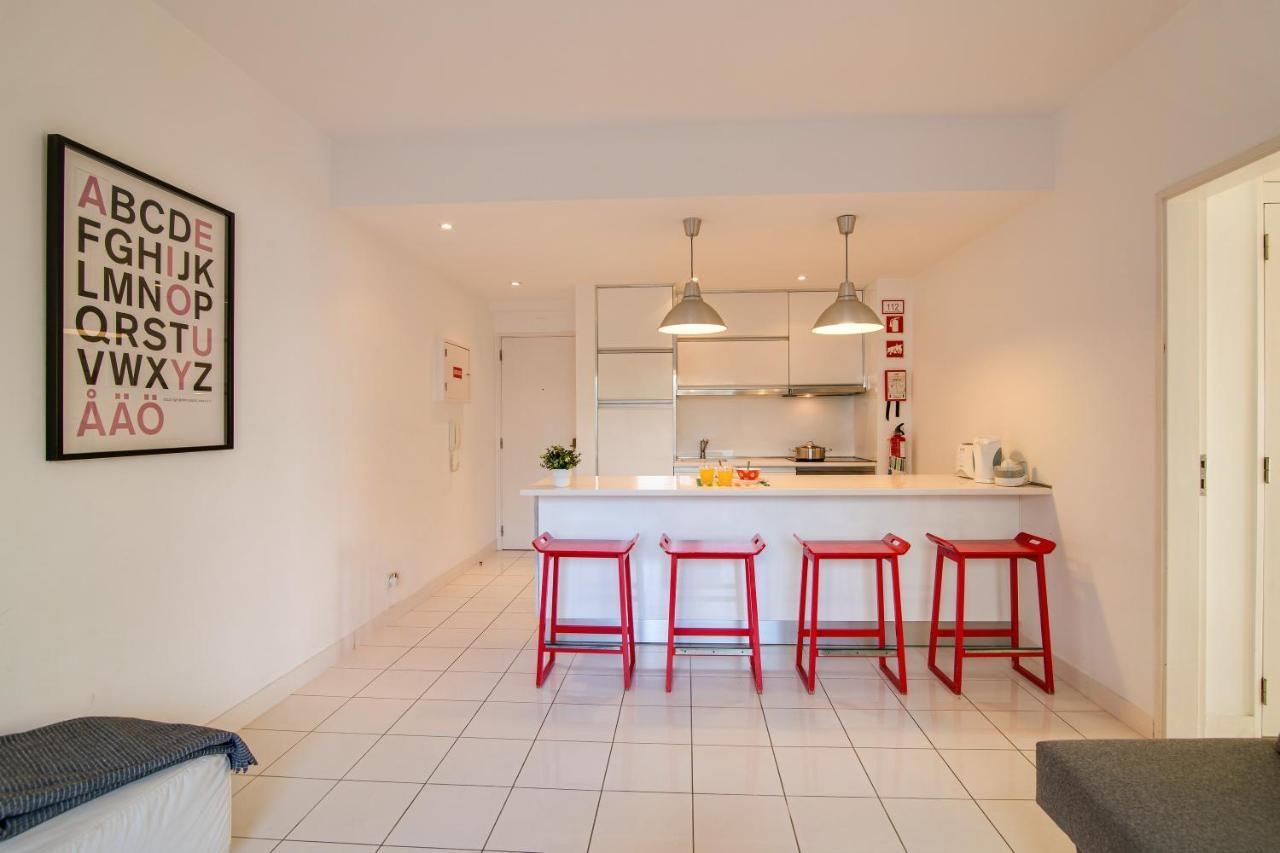 Modern Apartment By The Sea Quarteira Exterior foto