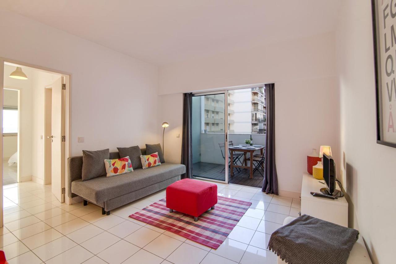 Modern Apartment By The Sea Quarteira Exterior foto